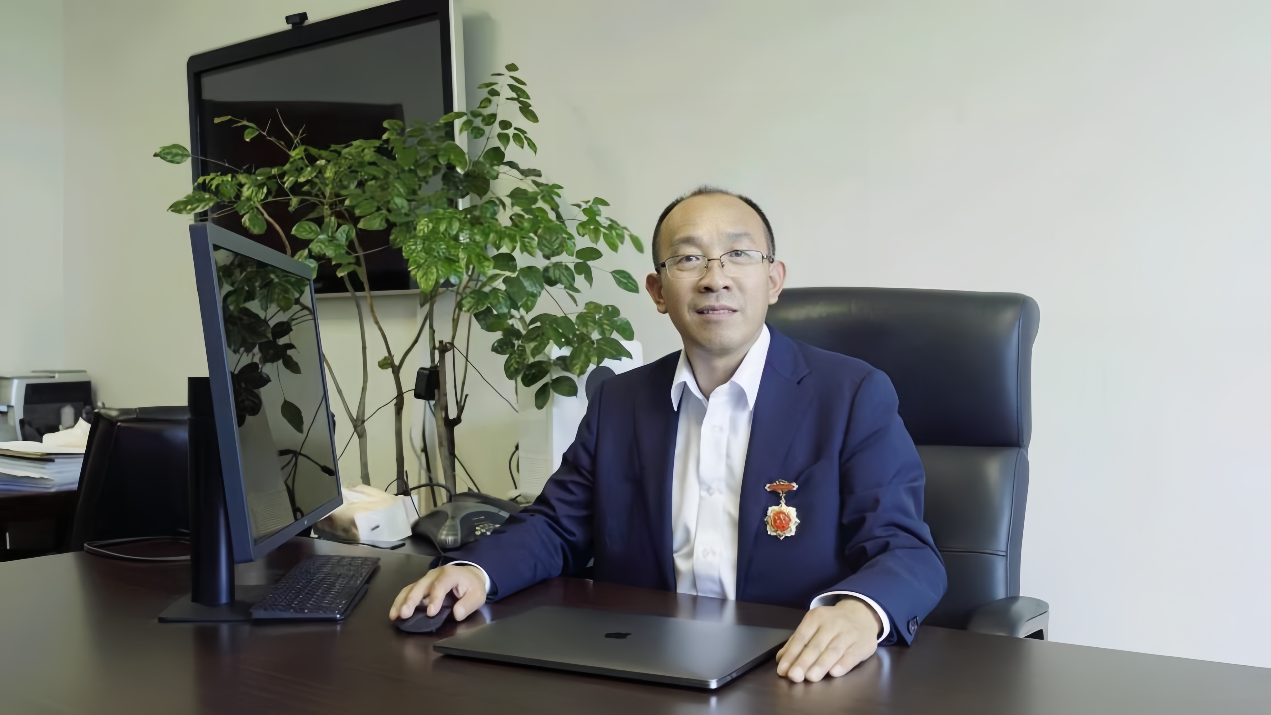 开云app网站创新论坛第一千四百八十五讲：金属-有机限域结构可控组装与拟酶催化