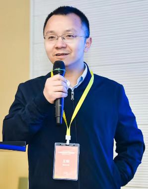 开云app网站创新论坛第一千三百九十讲：Floquet engineering symmetry-breaking and topological states under light irradiation