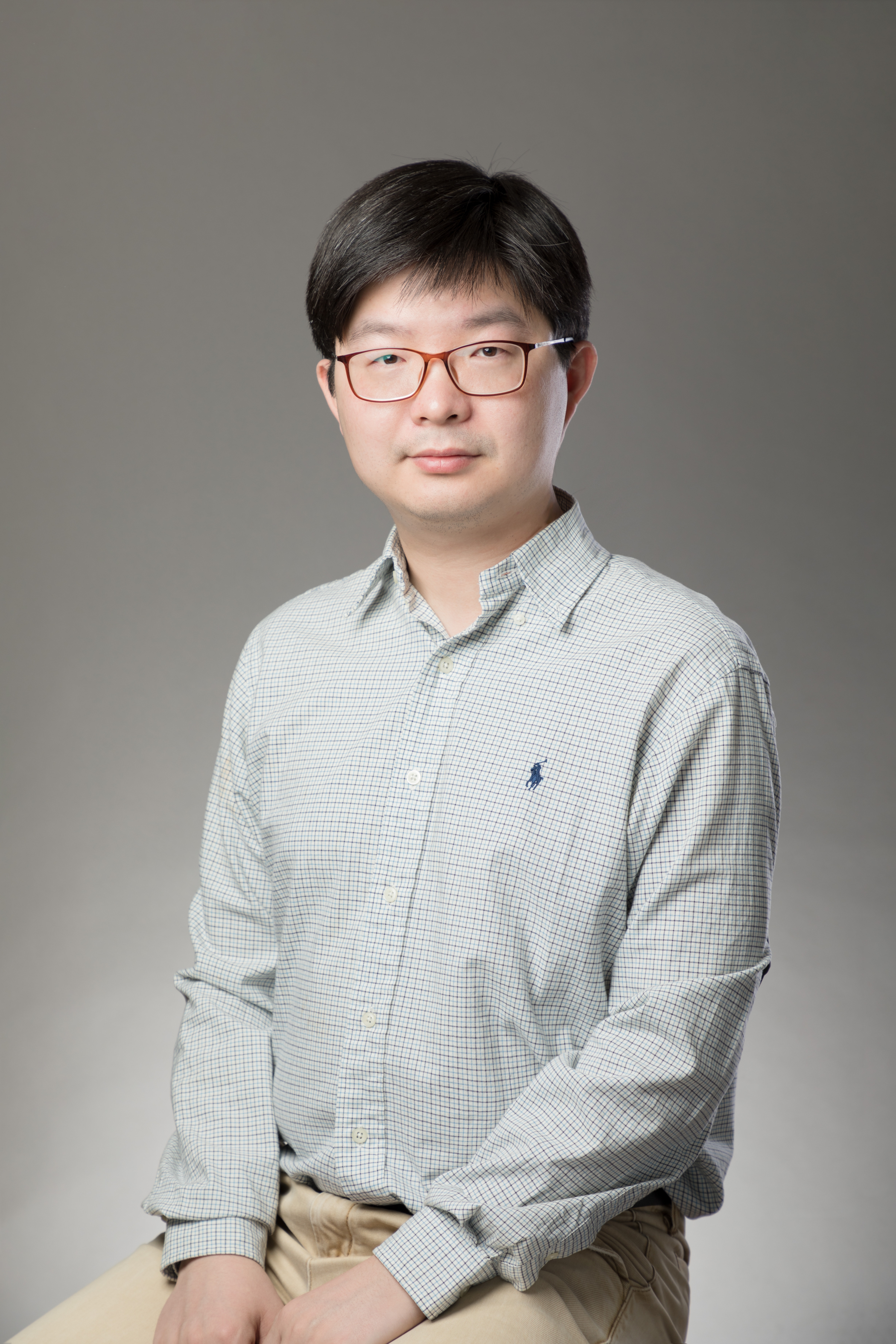 开云app网站创新论坛第一千六百五十三讲：On the Painleve II hierarchy and  their applications
